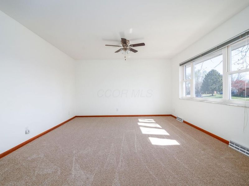 137 Mountview Court, Mount Sterling, OH 43143 Photo 2