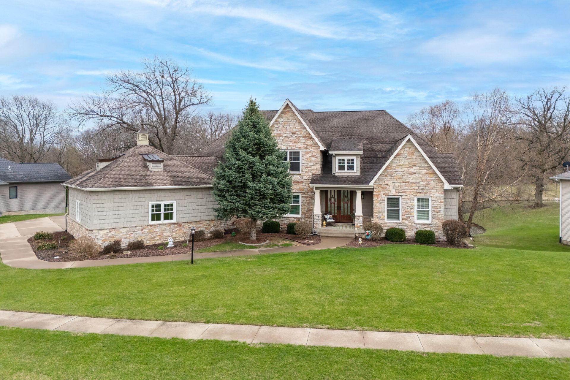 3403 Clermont, Muscatine, IA 52761 Main Photo