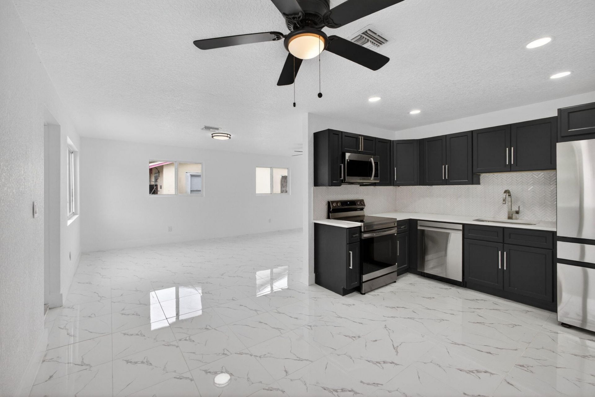 1225 W 32 Street, Riviera Beach, FL 33404 Photo