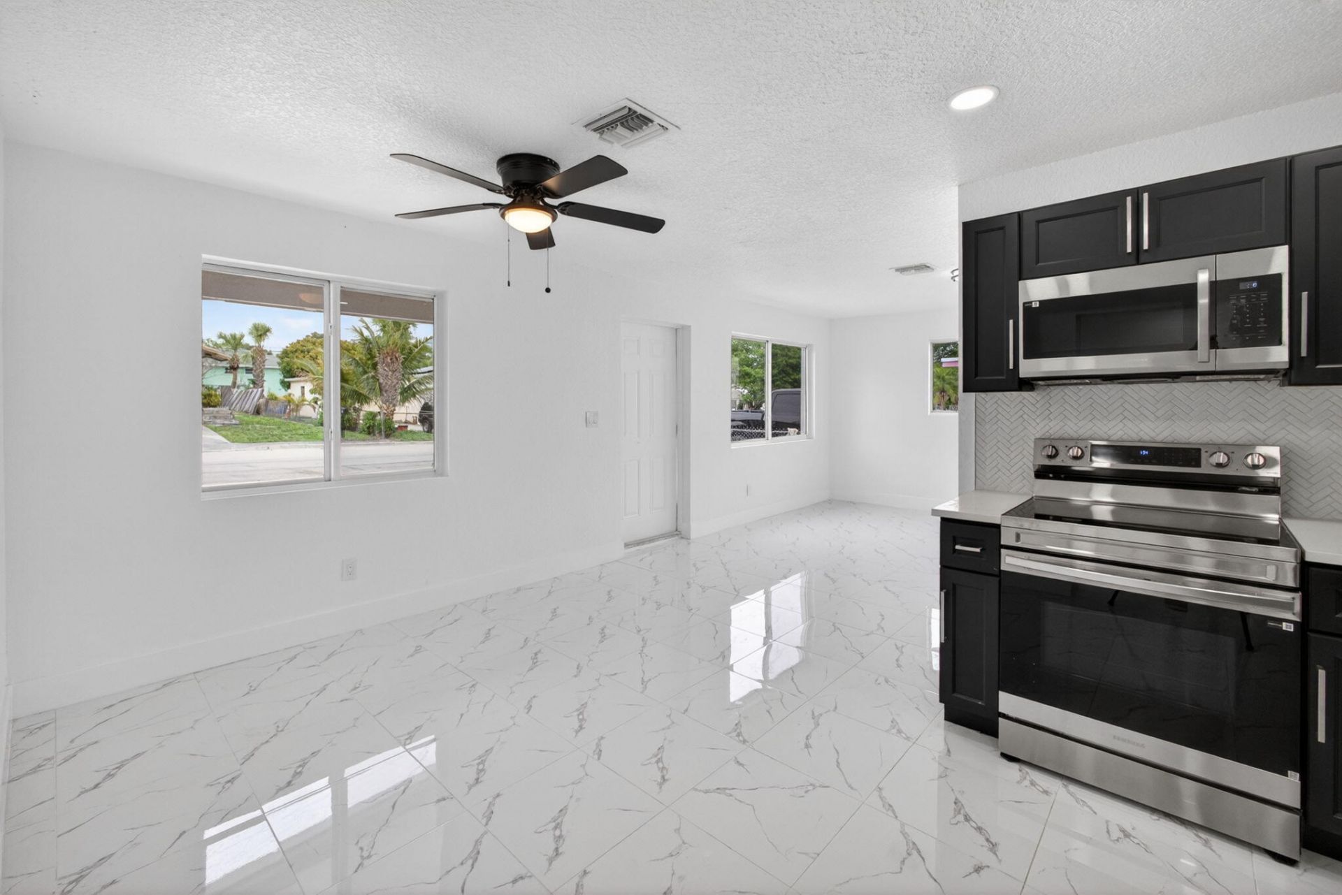 1225 W 32 Street, Riviera Beach, FL 33404 Photo