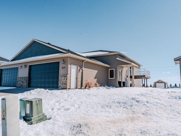 1217 Morningside Drive, Casselton, ND 58012