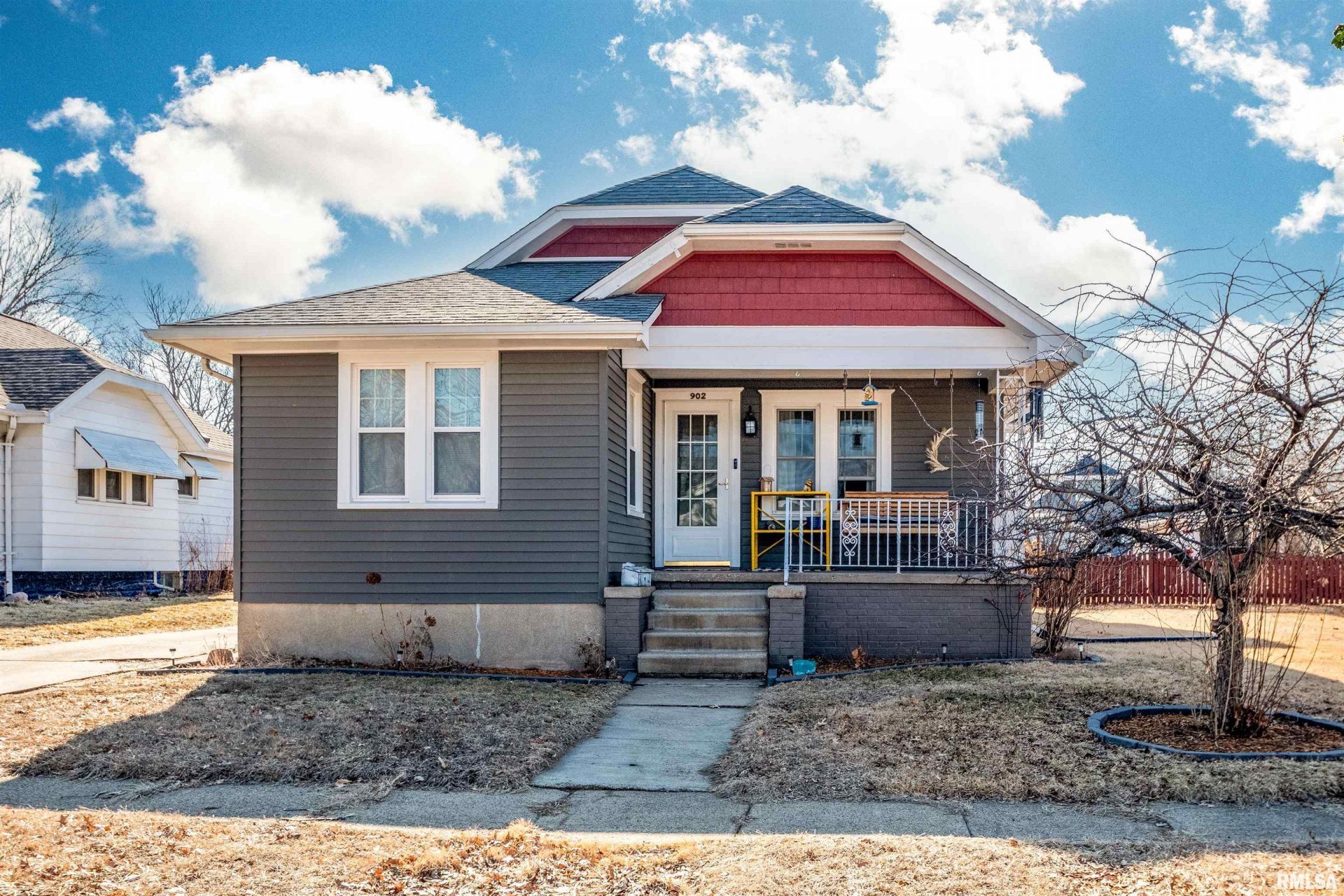 902 Saint Julian Street, Pekin, IL 61554 Main Photo