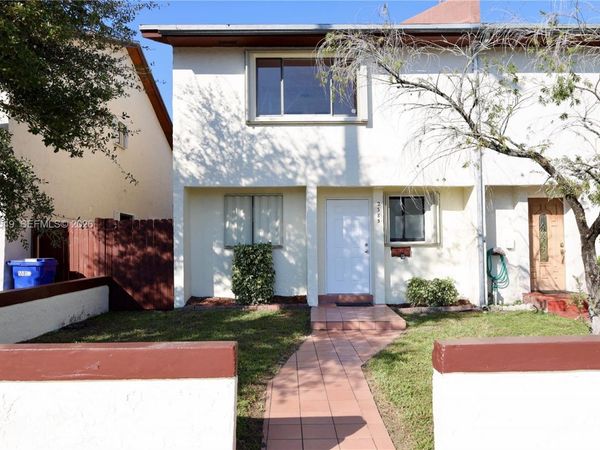 2385 NE 171st St, North Miami Beach, FL 33160