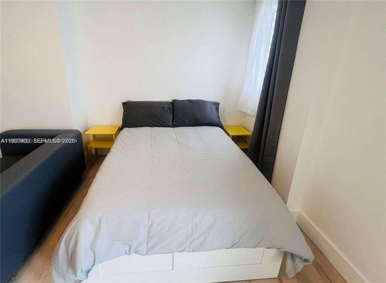 842 Meridian Ave, Unit 2G, Miami Beach, FL 33139 Photo