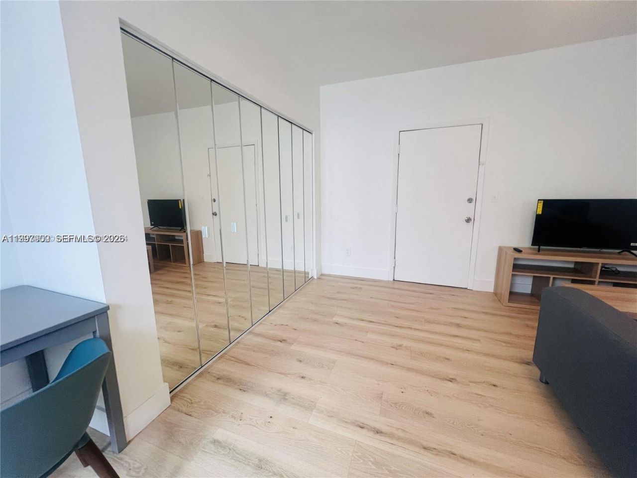 842 Meridian Ave, Unit 2G, Miami Beach, FL 33139 Photo