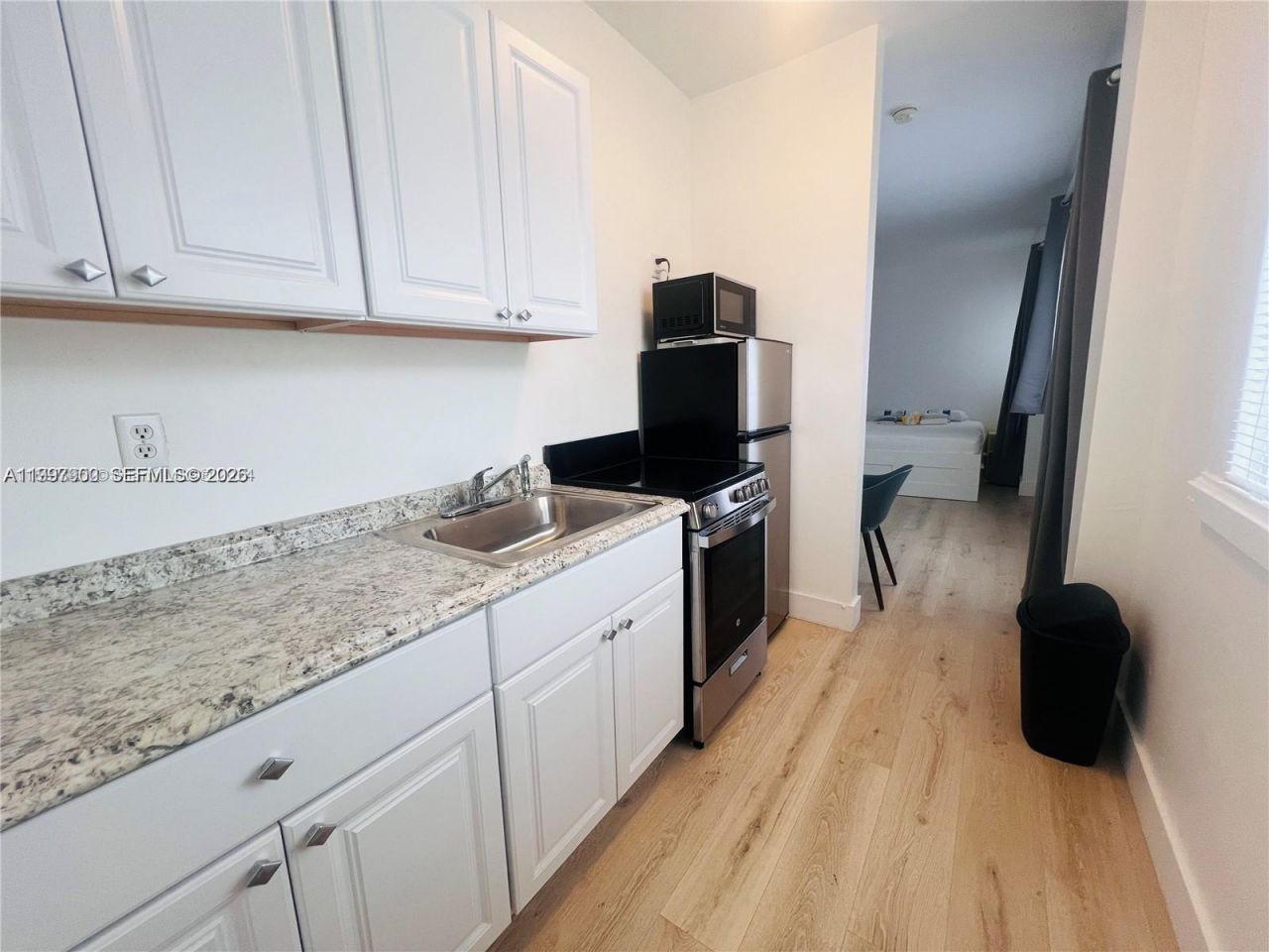 842 Meridian Ave, Unit 2G, Miami Beach, FL 33139 Photo