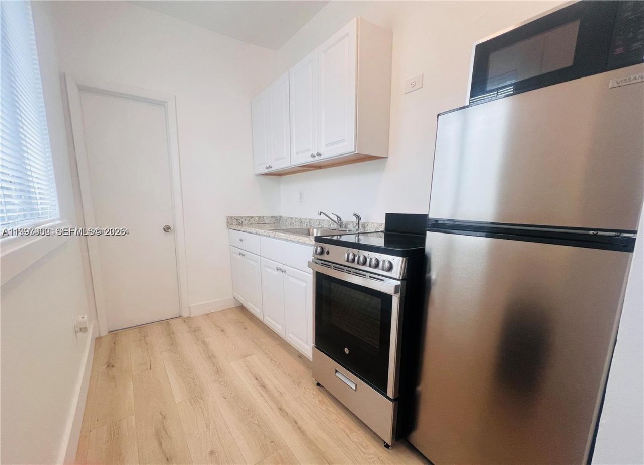 842 Meridian Ave, Unit 2G, Miami Beach, FL 33139 Photo