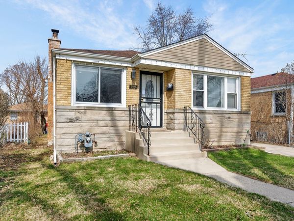 5201 Oak Street , Bellwood, IL 60104