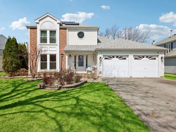 144 N Fiore Parkway, Vernon Hills, IL 60061