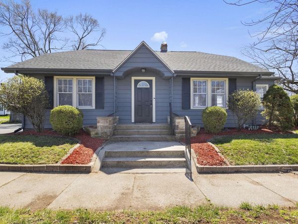 1202 S Twyckenham Drive, South Bend, IN 46615