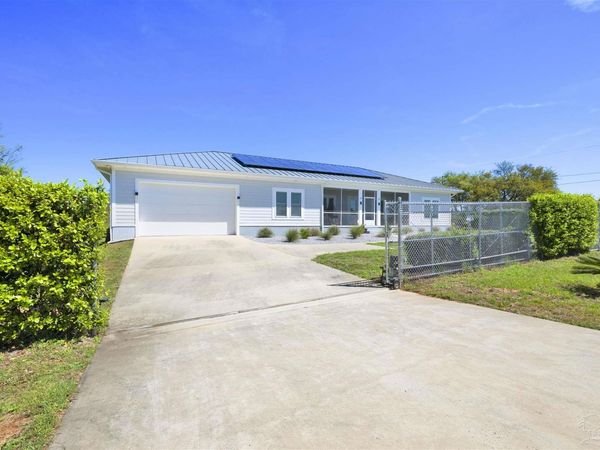 12850 Beckstrom Rd, Pensacola, FL 32507