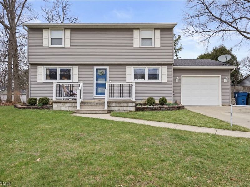 4874 Hollyview Drive, Vermilion, OH 44089 Photo 1