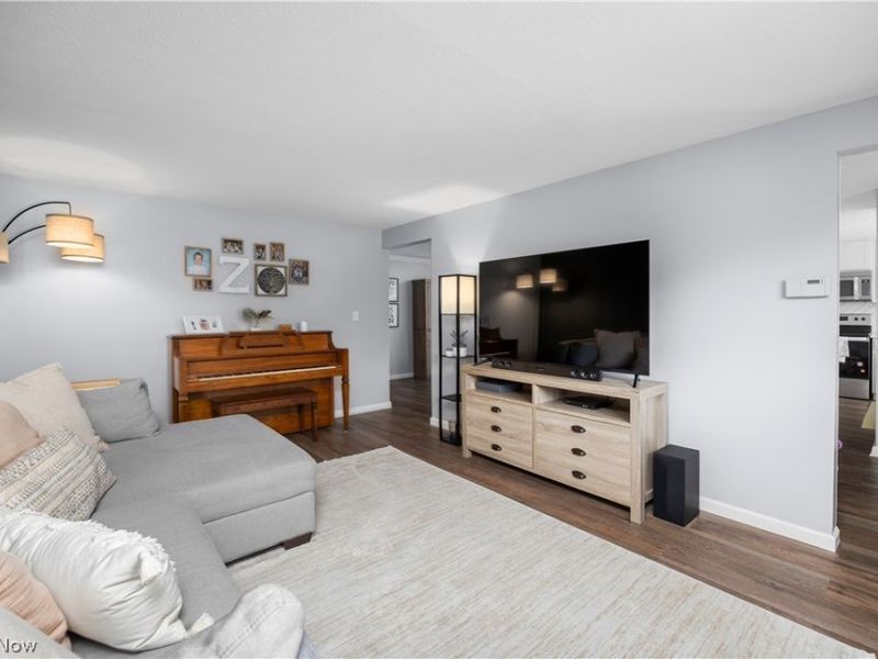 4874 Hollyview Drive, Vermilion, OH 44089 Photo 8