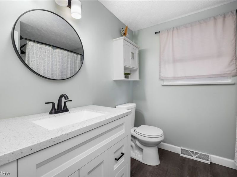 4874 Hollyview Drive, Vermilion, OH 44089 Photo 9