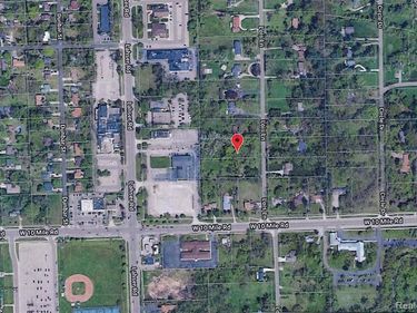 25181 Lois Lane , Southfield, MI 48075