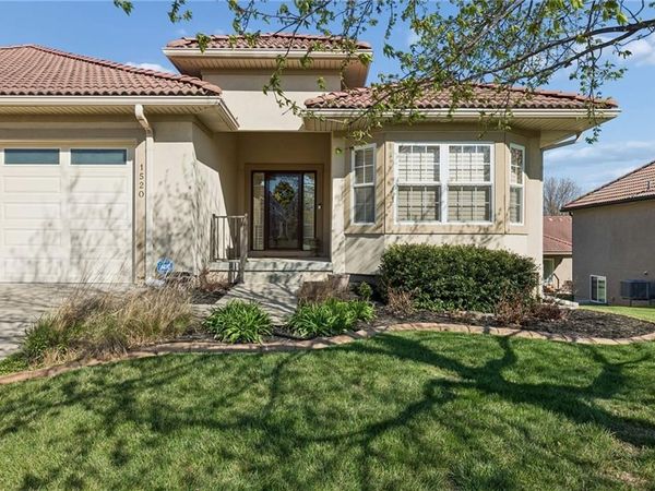 1520 SW Antiquity Drive, Lee's Summit, MO 64081