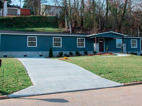 515 Greenwood Drive, Clinton, TN 37716