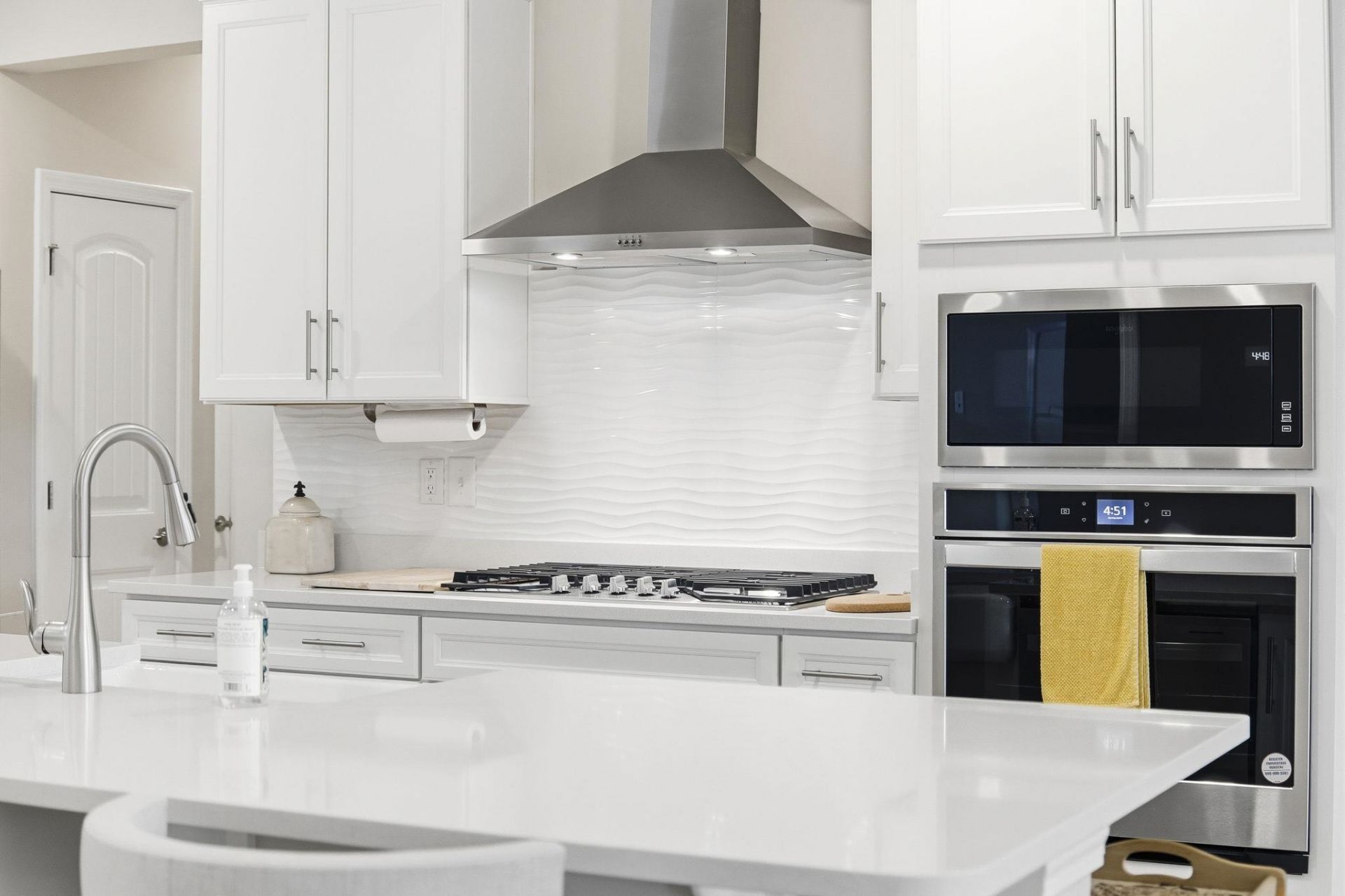 371 Mikita Dr. Photo 10