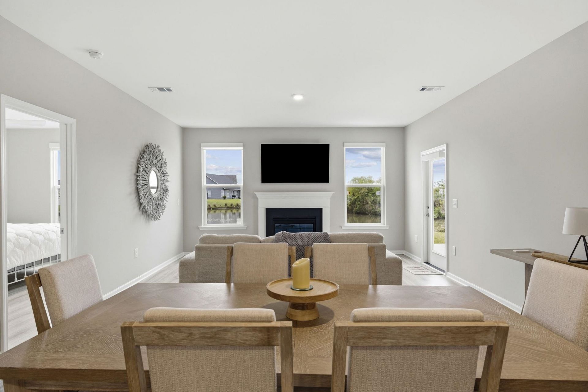 371 Mikita Dr. Photo 17