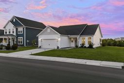 371 Mikita Dr. photo 4