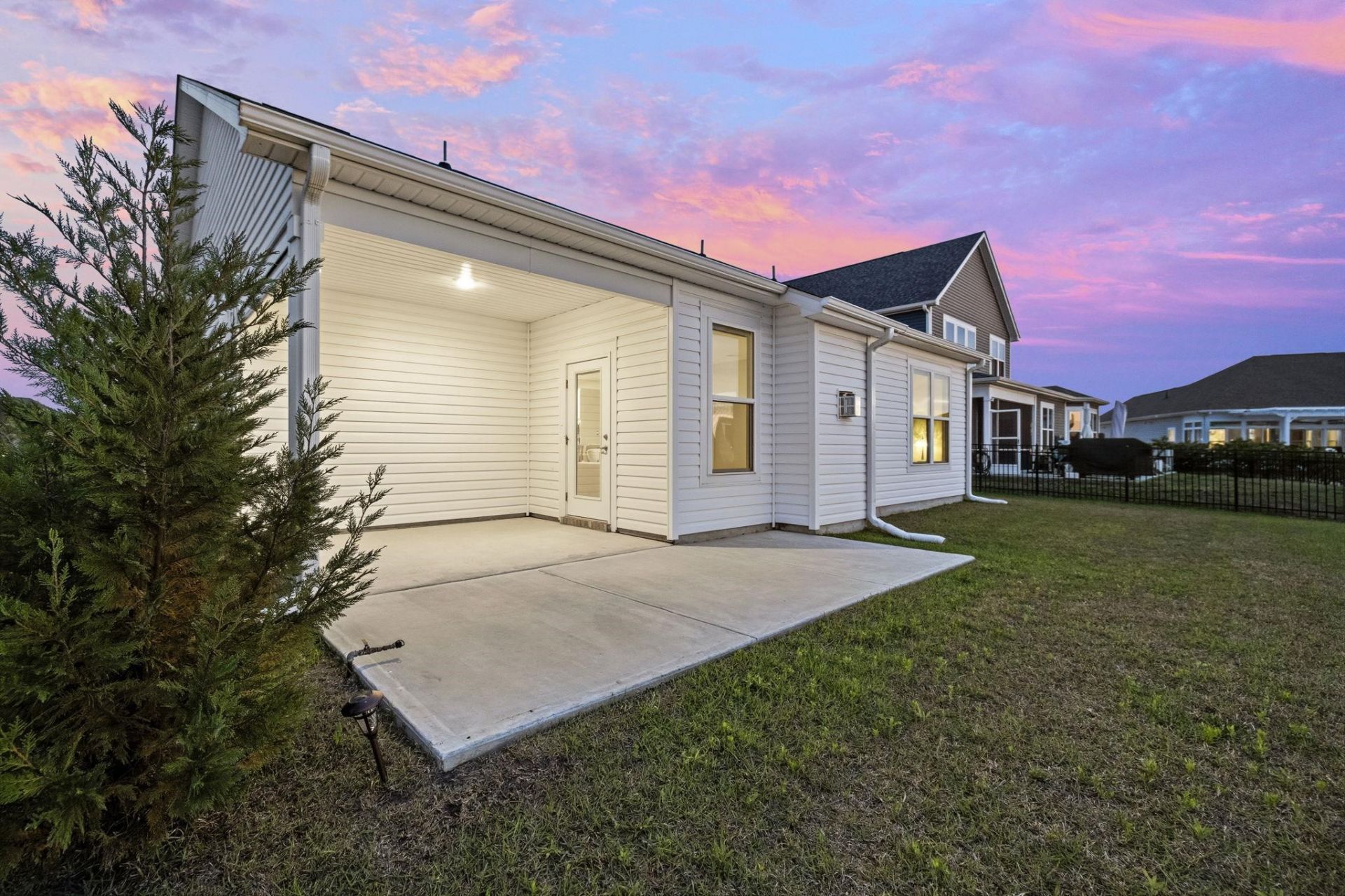 371 Mikita Dr. Photo 48