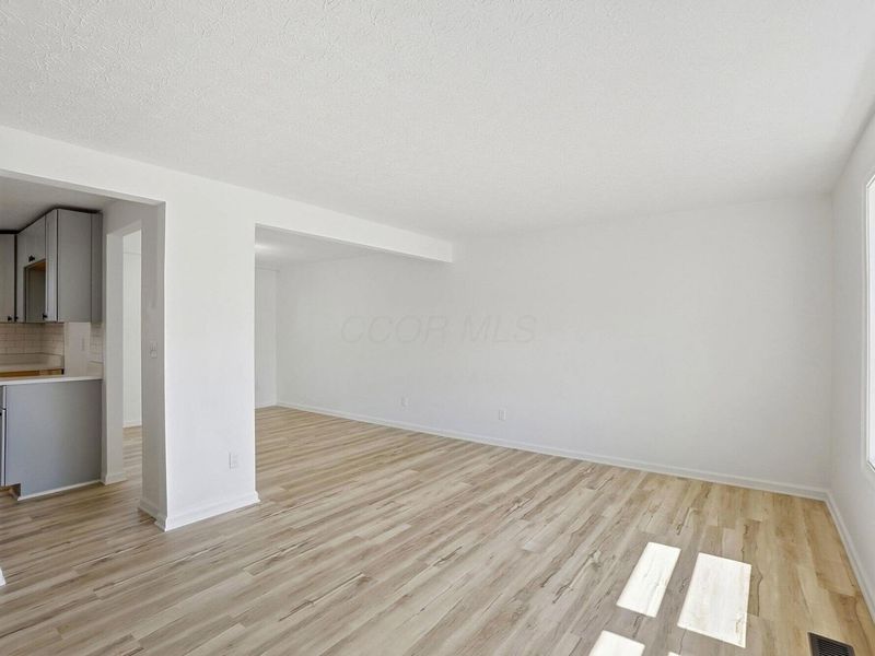 6736 Centennial Drive, Reynoldsburg, OH 43068 Photo 4