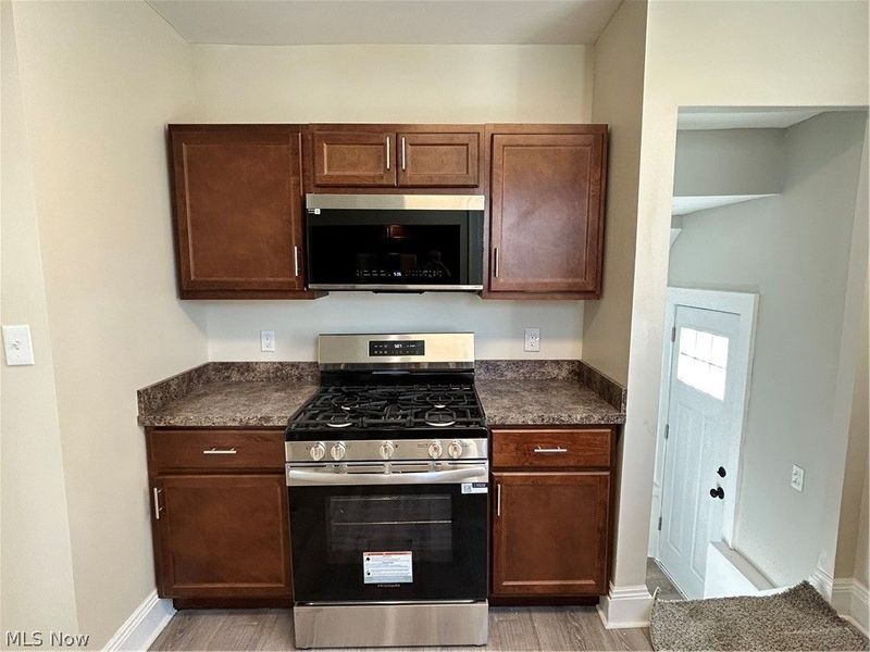 13623 Thornhurst Avenue, Garfield Heights, OH 44105 Photo 9