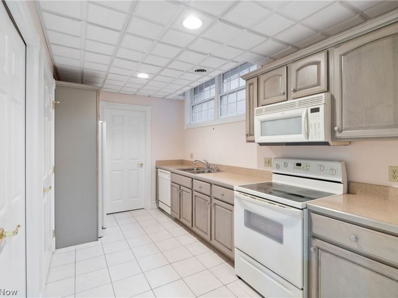 2520 Glenmont Road NW, Canton, OH 44708 Photo 36