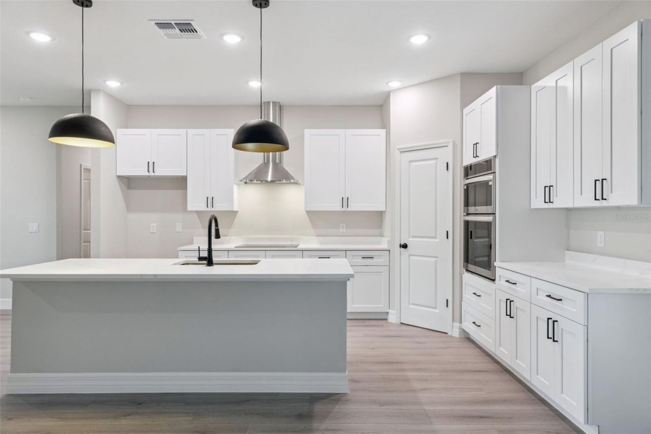 42875 Honeysuckle Street, Eustis, FL 32736 Photo