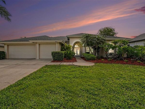 18817 WIMBLEDON CIRCLE , LUTZ, FL 33558