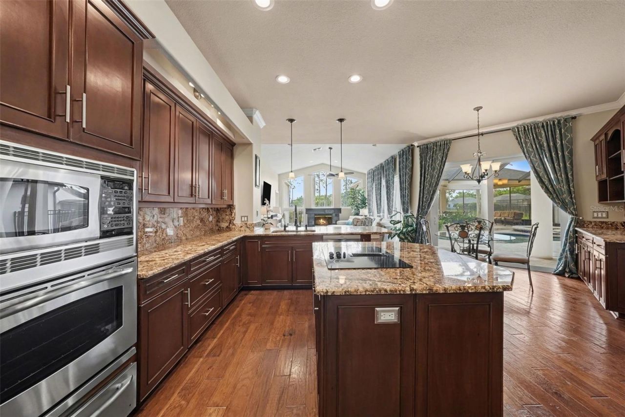 18817 Wimbledon Circle, Lutz, FL 33558 Photo