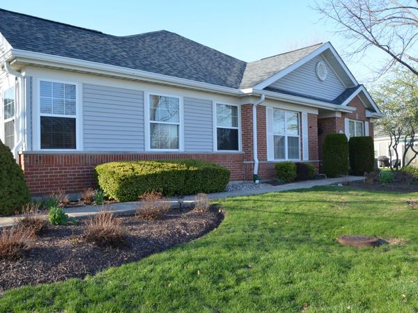 21520 Victory Lake Way, Crest Hill, IL 60403