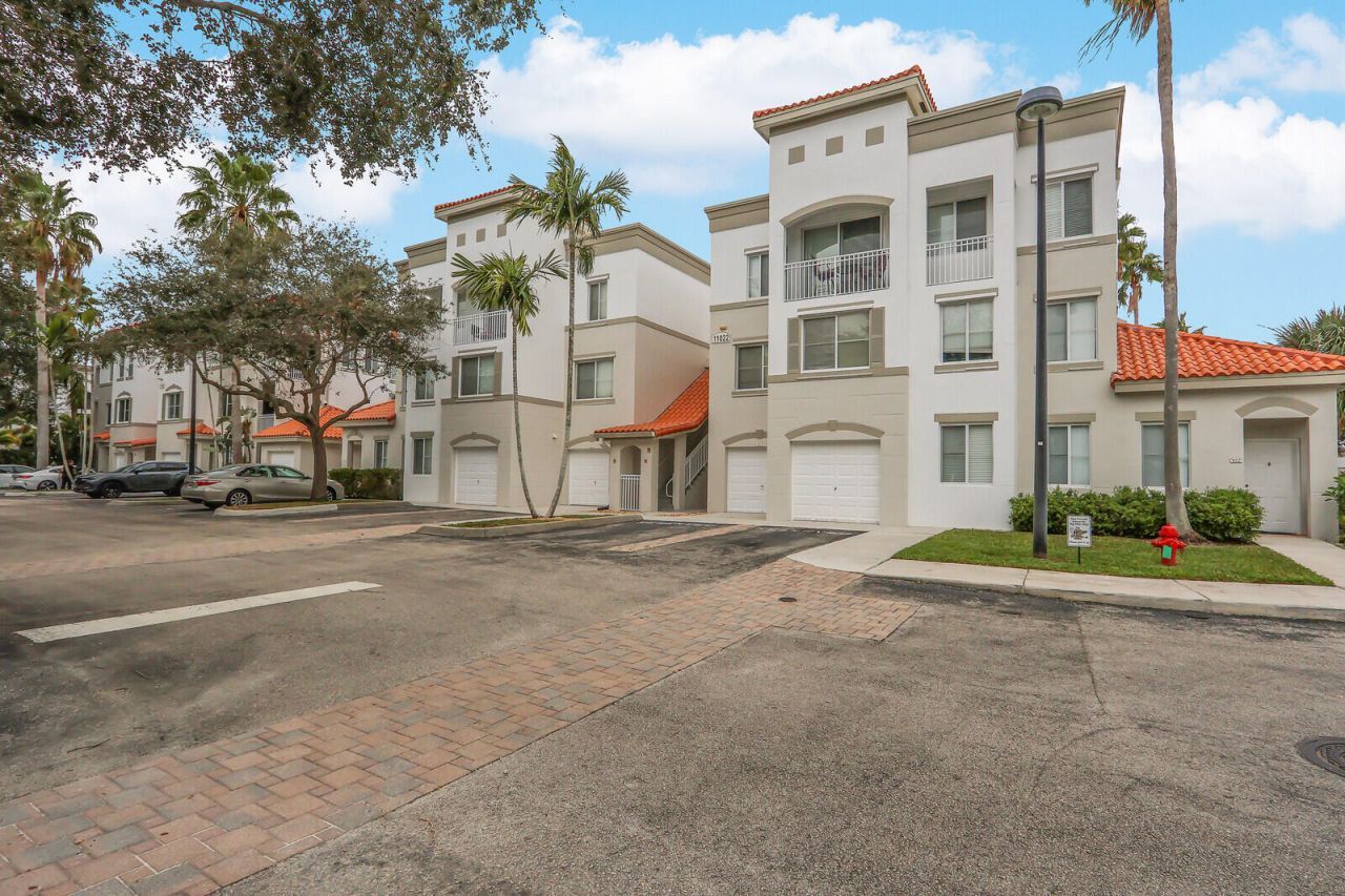 11025 Legacy Boulevard, Unit 101, Palm Beach Gardens, FL 33410 Main Photo