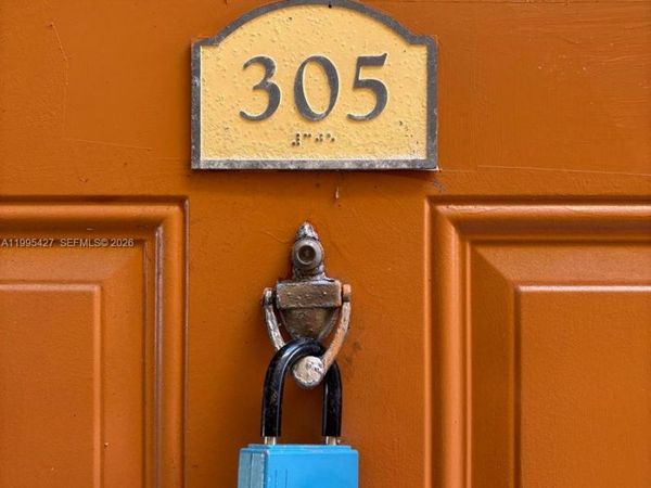 Unit 305, Tamarac, FL 33321