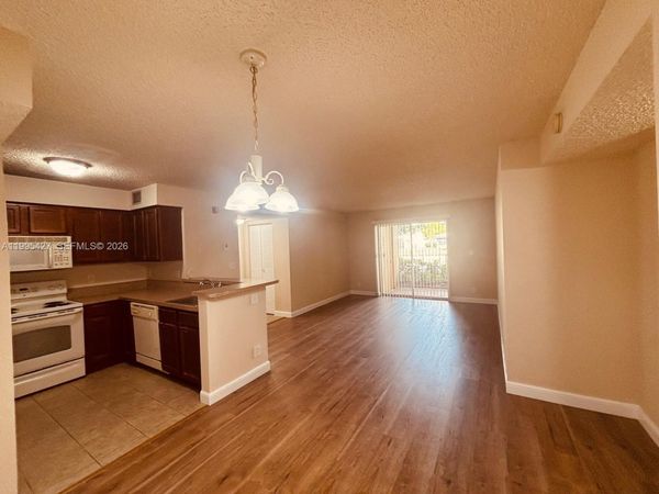 Unit 305, Tamarac, FL 33321