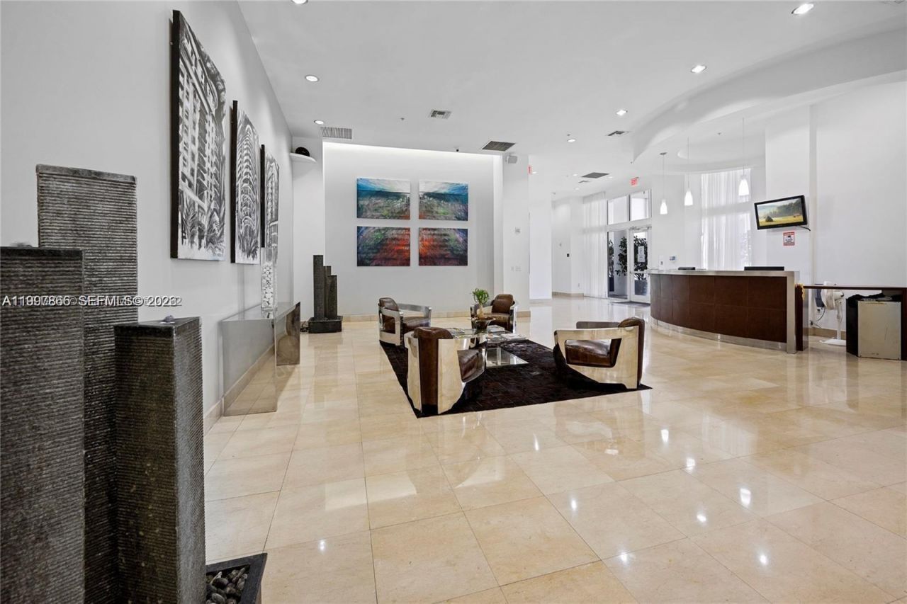 1 Glen Royal Pkwy, Unit 1002, Miami, FL 33125 Photo