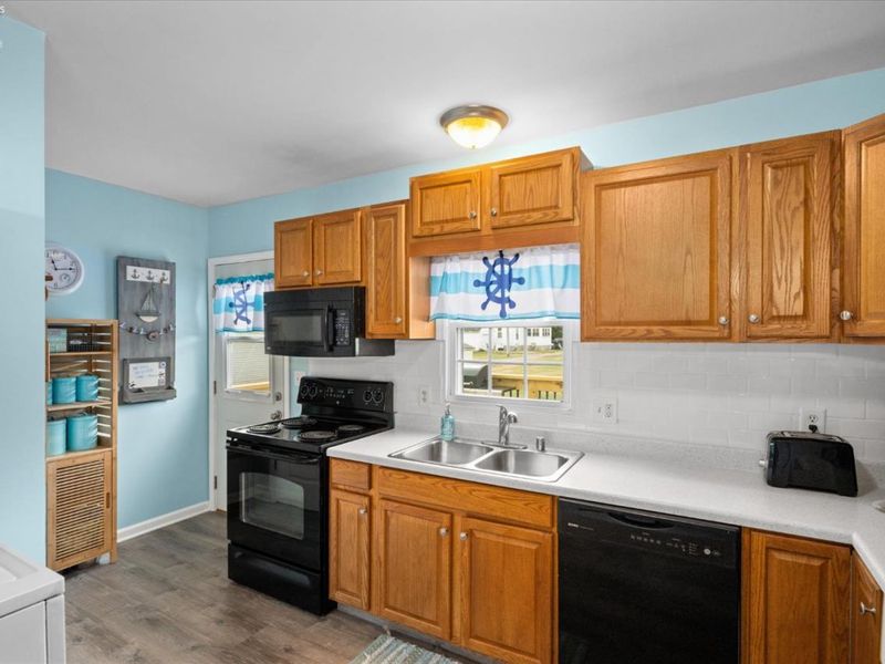 515 W 2nd Street, Port Clinton, OH 43452 Photo 10