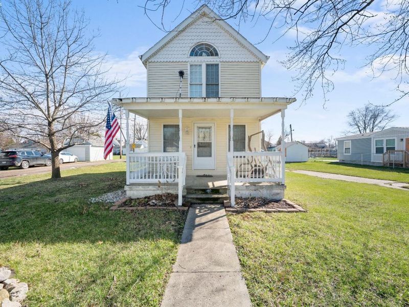 515 W 2nd Street, Port Clinton, OH 43452 Photo 3