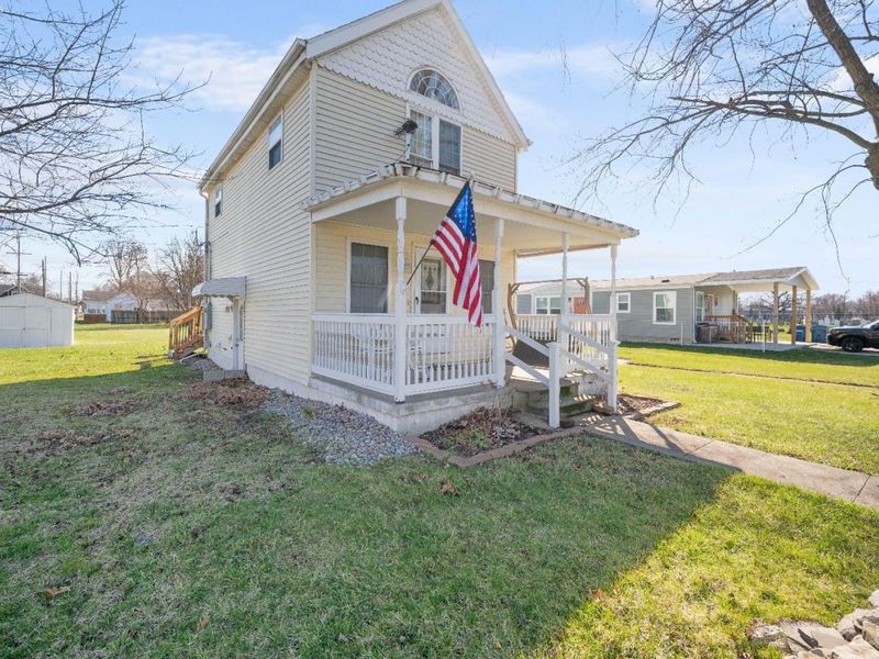 515 W 2nd Street, Port Clinton, OH 43452 Photo 4