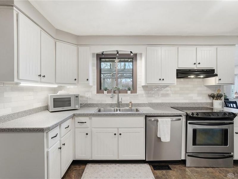 2848 Ellen Lane, Beavercreek, OH 45430 Photo 12