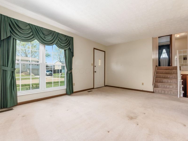 760 Mimosa Place, Columbus, OH 43230 Photo 4