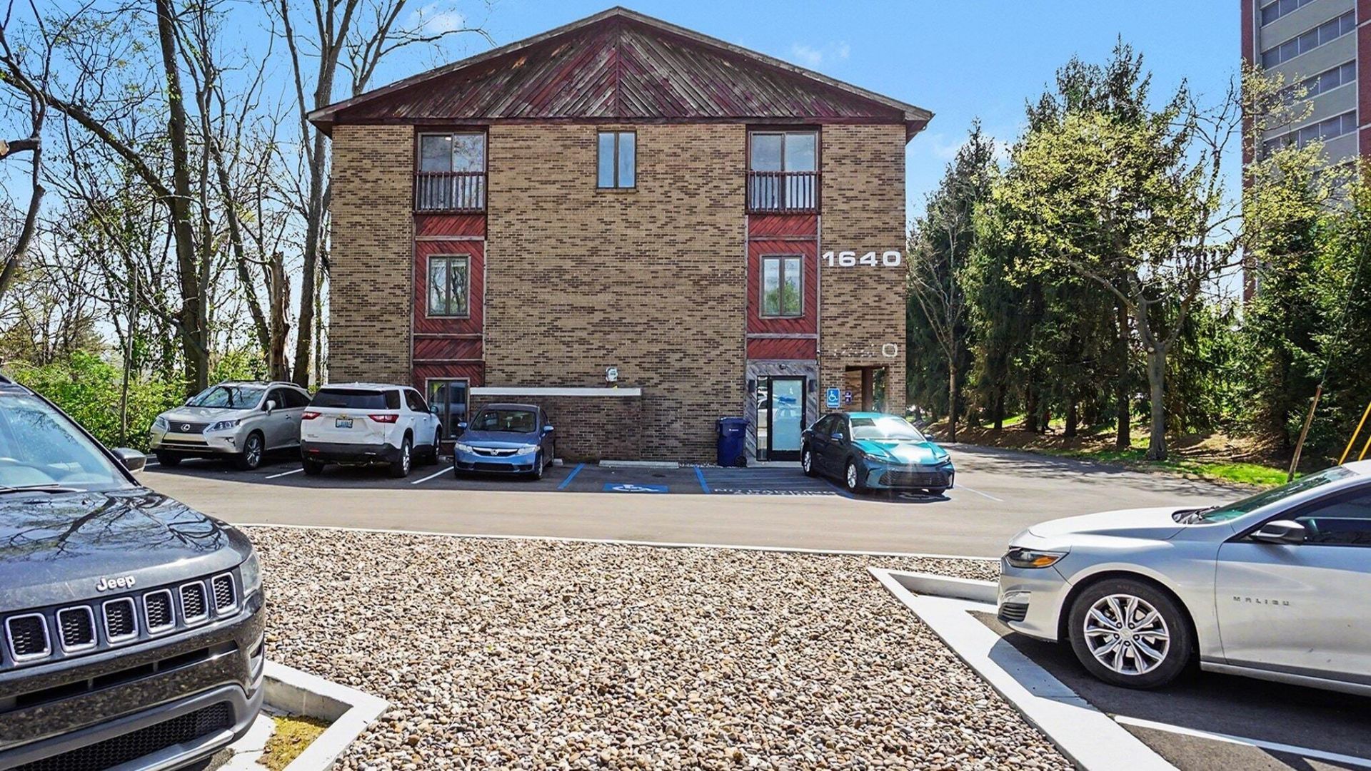 1640 Nicholasville Road, Lexington, KY 40503