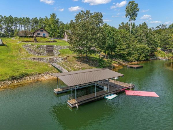 121 S BAY Dr, Jasper, AL 35503