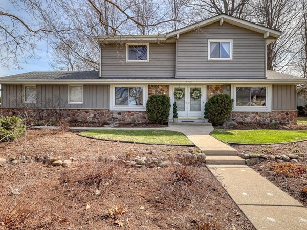 14235 W Wilbur DRIVE, New Berlin, WI 53151