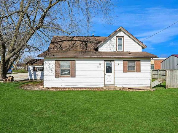 5930 Troy Mills Road, Coggon, IA 52218