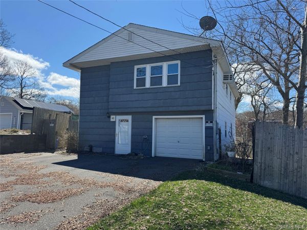 40 Whitestone Road , Sound Beach, NY 11789