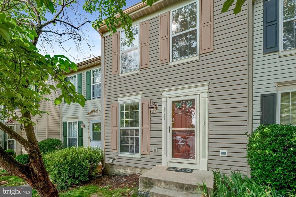 1832 Tiger Lily Circle, Woodbridge, VA 22192 Main Photo