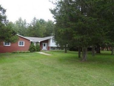 3211 McCluskey , Hamburg Twp, MI 48169