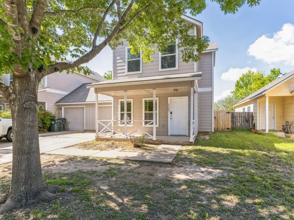 1107 E 3rd ST, Georgetown, TX 78626