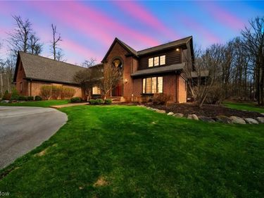 1255 Fox Hill Drive, Gates Mills, OH 44040